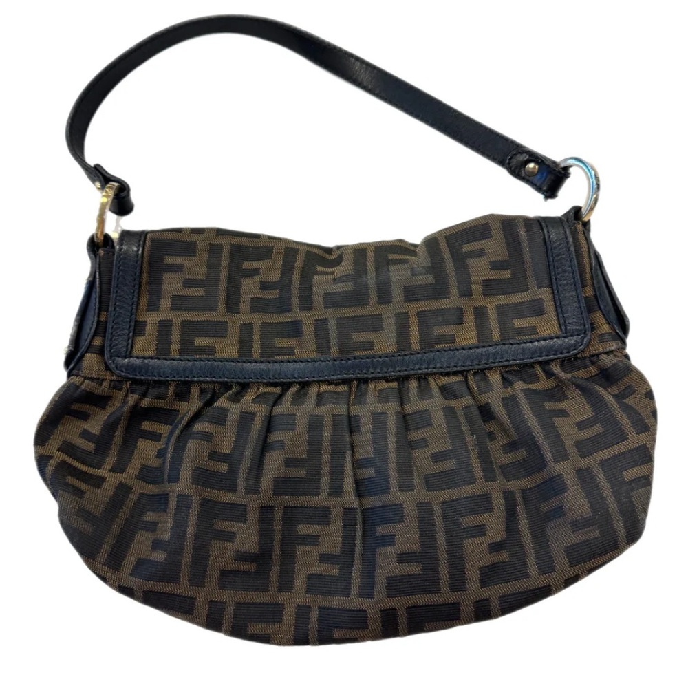 Vintage Handbag Designer By Fendi Size: Medium
